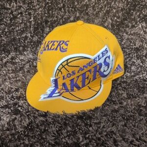 Vintage Adidas Los Angeles Lakers Gold Cap 7 1/4